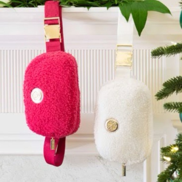 Lilly Pulitzer belt bag. Sherpa raspberry rouge. New sealed. - Picture 10 of 10